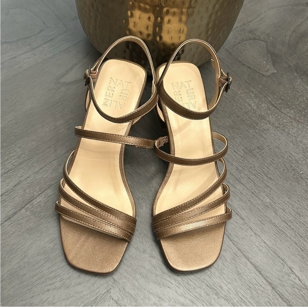 Naturalizer NIKO Solid Strappy Block Heel Sandals